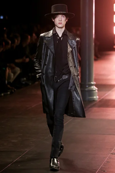 Look 30